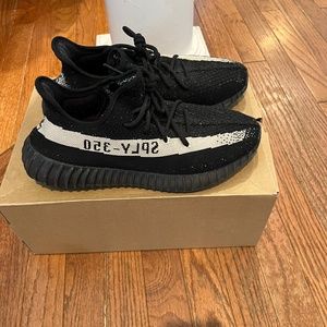 adidas | Yeezy Boost 350 V2 Oreo Shoes | Size 9